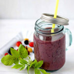 koktajl z czerwonych owoców jagodowych