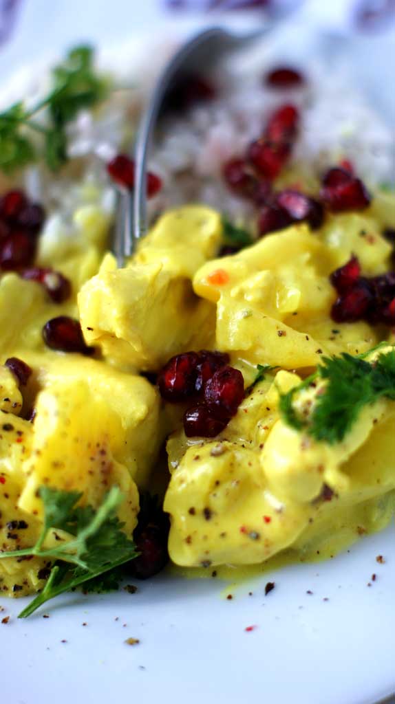 Krajanka z piersi kurczaka ze słodko-kwaśnym ananasem i delikatnym, aksamitnym sosem