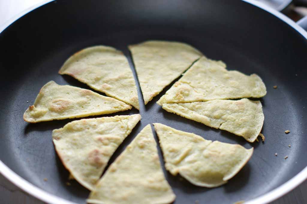 Przygotowanie jaglanych nachos.