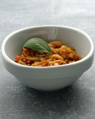 Sałatka z ogórków z pastą gochujang