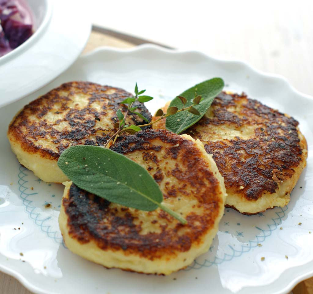 chrupiące, smażone krokiety z gotowanych ziemniaków i twarogu