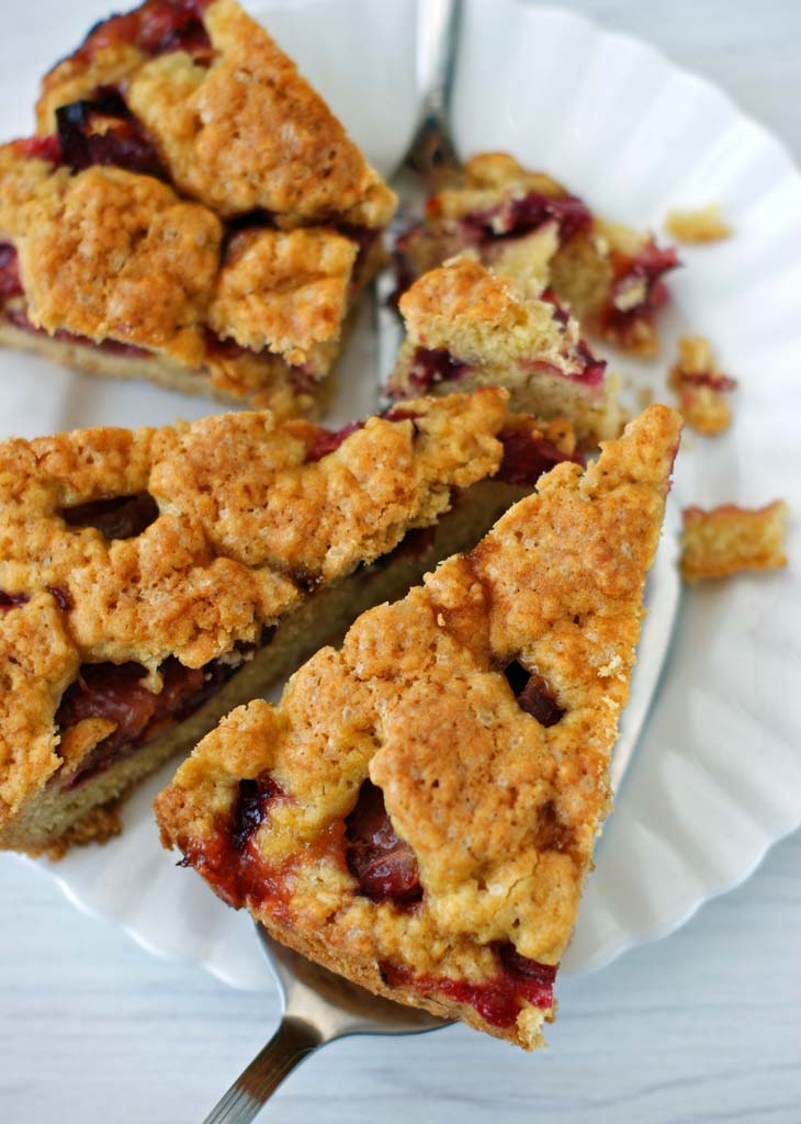 kruche, maślane ciasto ze śliwkami