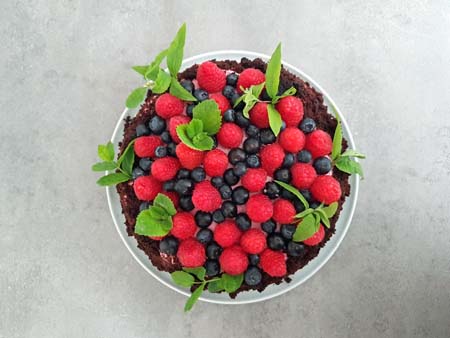 ciasto czekoladowe z owocami