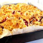 drożdżowe ze śliwkami świeżo upieczone