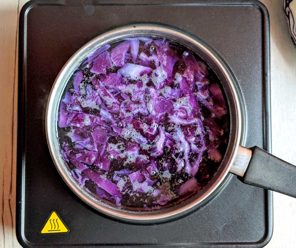 metody naturalnego farbowania jajek wielkanocnych