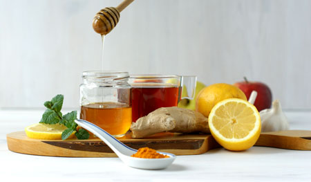 produkty wspomagające odporność cytryna, kurkuma, czosnek, imbir