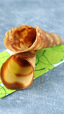 chrupiące, słodkie domowe wafelki do lodów