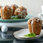 muffiny marchewkowe z polewą kokosową i rodzynkami