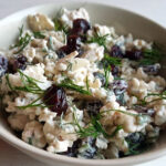 sałatka z kalafiorem, żurawiną i koperkiem