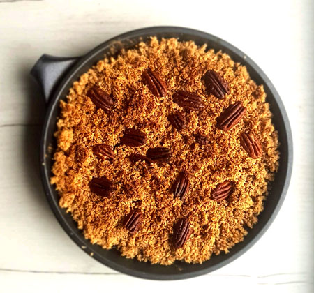 śliwki zapiekane z kruszonką i orzechami