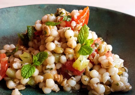 tabouleh z kuskusem perłowym.