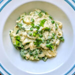 Sos z zielonymi warzywami i makron tagliatelle