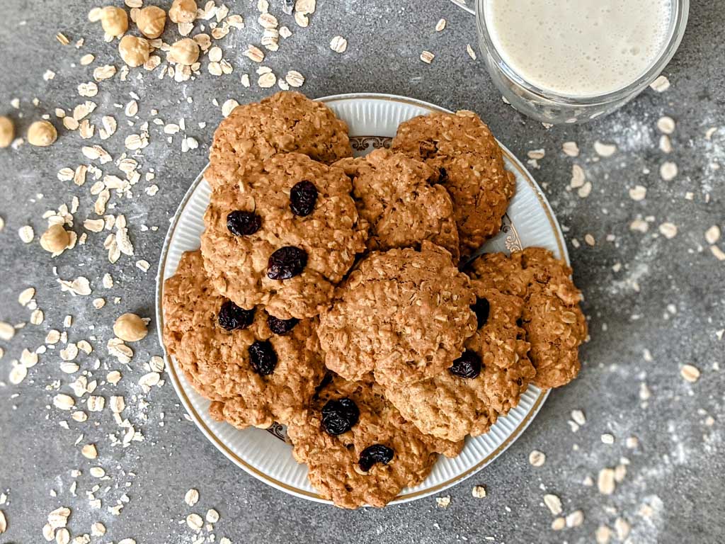 Chrupiące ciasteczka owsiane z bakaliami
