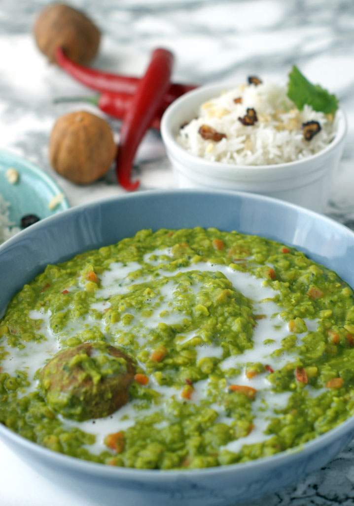 zielony dal ze szpinakiem i mleczkiem kokosowym