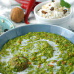 zielony dal ze szpinakiem i mleczkiem kokosowym