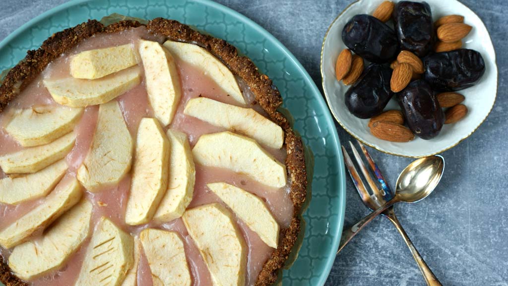 krucha owsiano-migdałowa tarta z budyniem i jabłkami