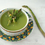 zielona zupa krem szparagowy
