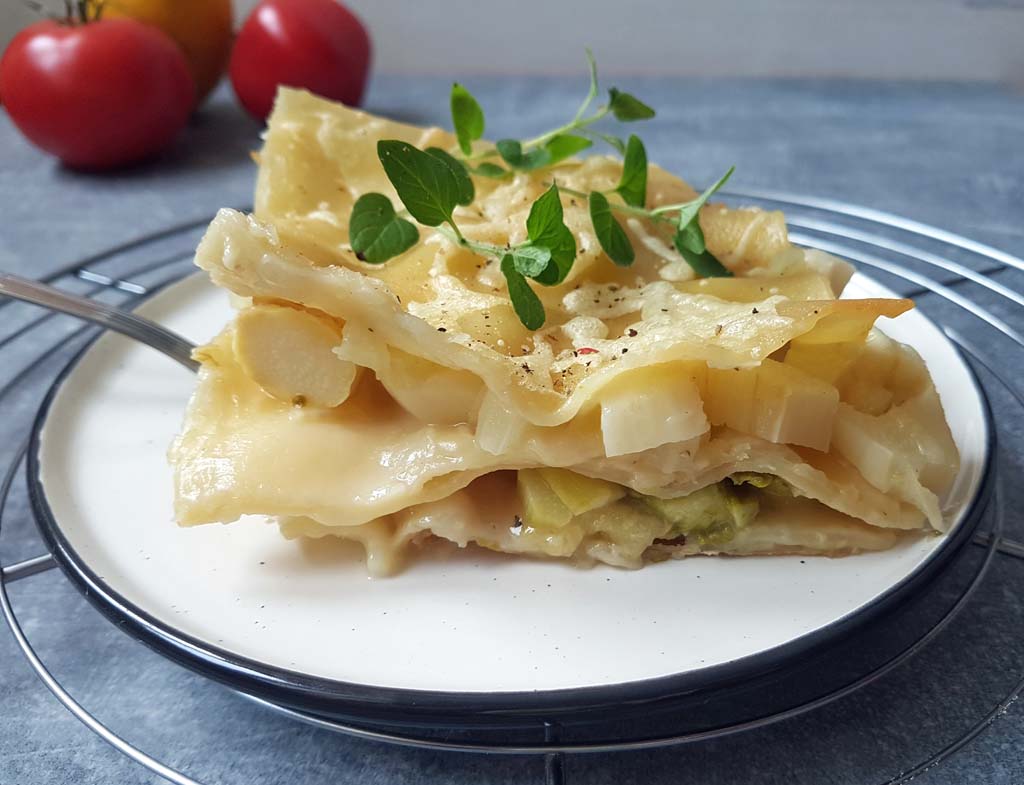 wegańska lazania ze szparagami