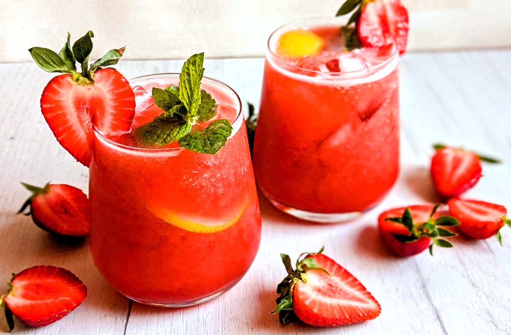 Lemoniada z rabarbaru i truskawek