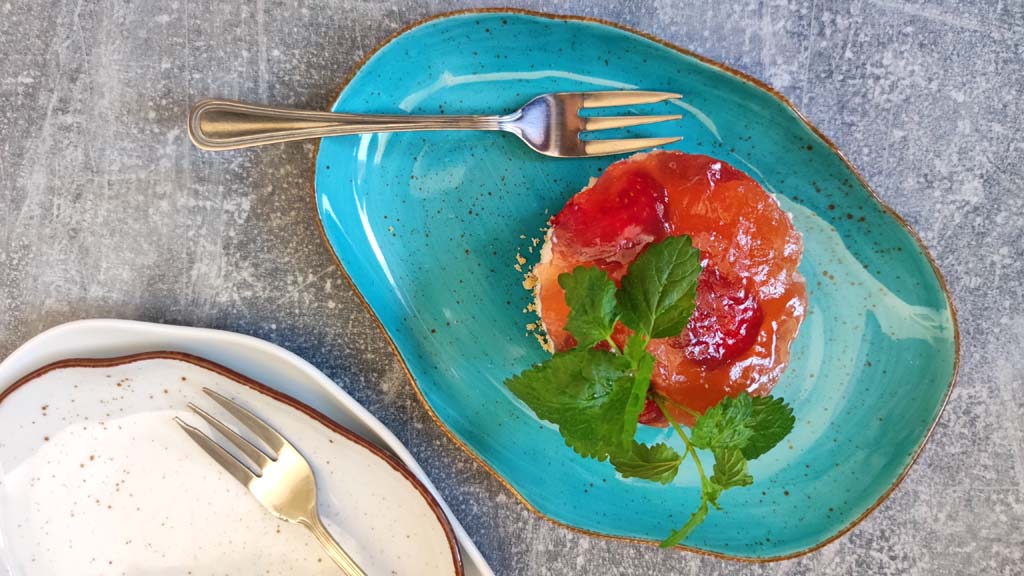 sernik na zimno z truskawkami