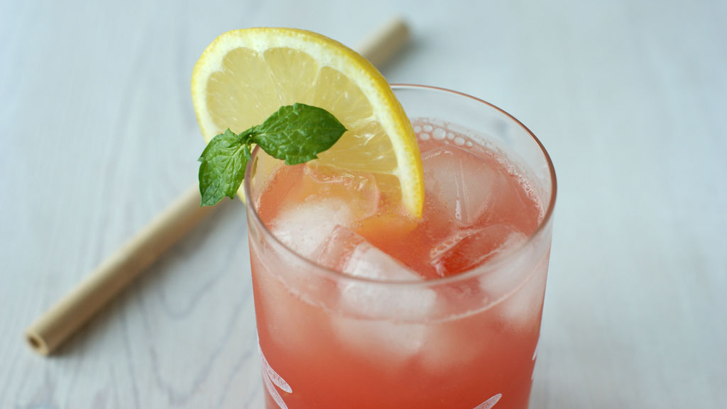 orzeźwiający napój z arbuza i wody kokosowej