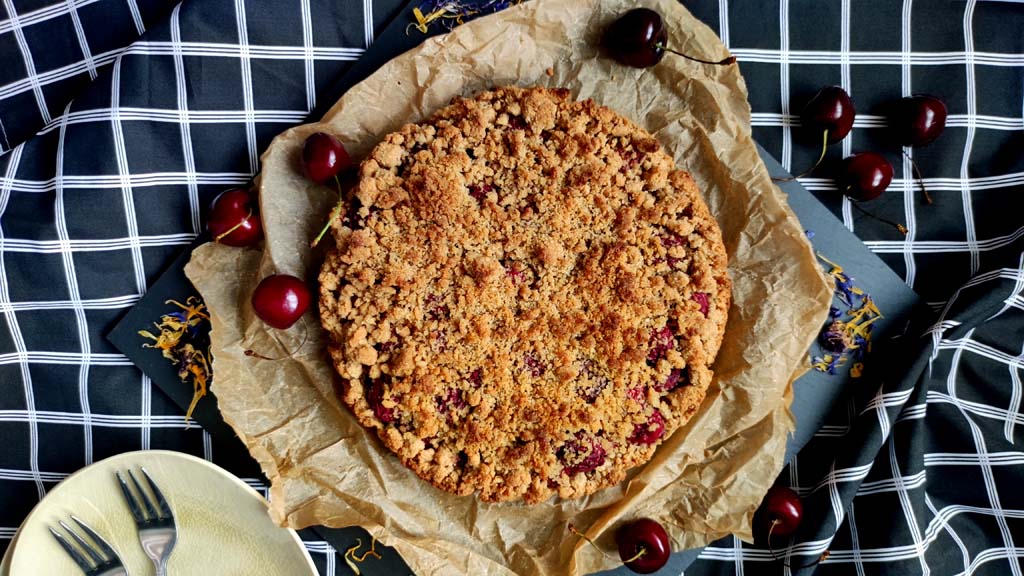 Cisto kruche, fistaszkowe z wiśniami.