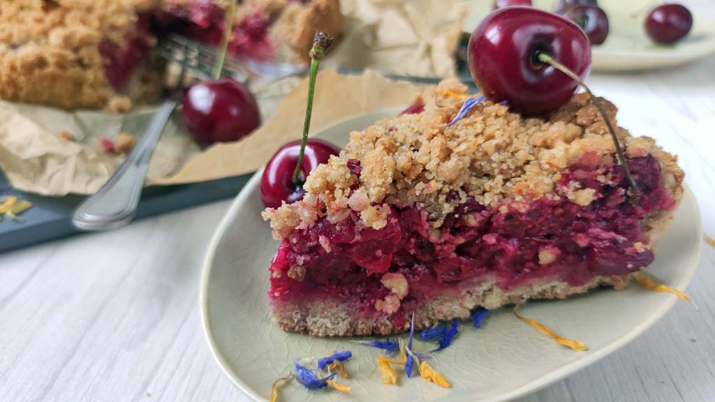 Cisto kruche, fistaszkowe z wiśniami.