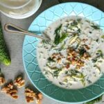 chłodnik z ogórka i orzechów włoskich