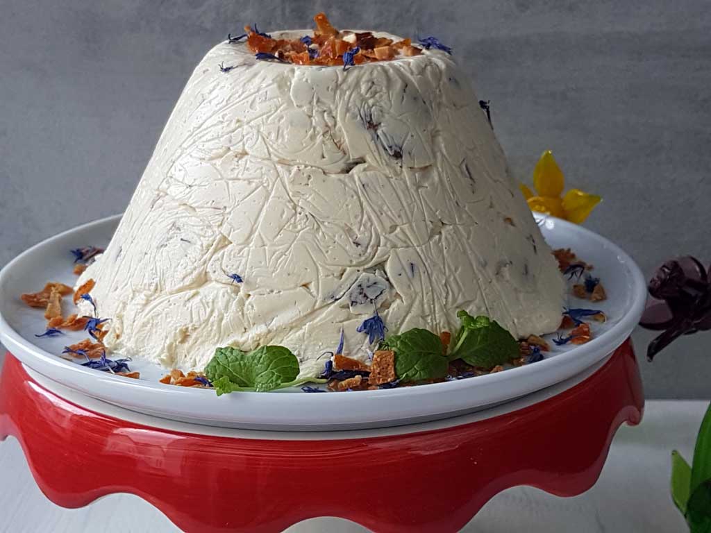 wielkanocny deser z włoskiego serka